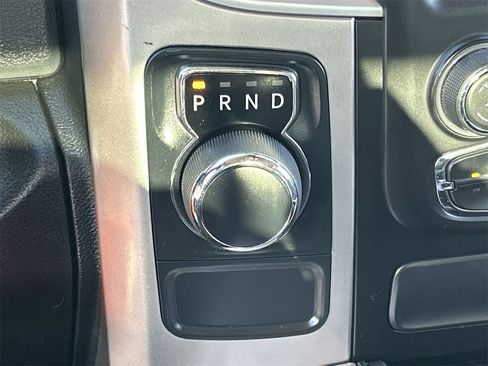 Used 2020 RAM 1500 Classic SLT w/ Luxury Group image 26