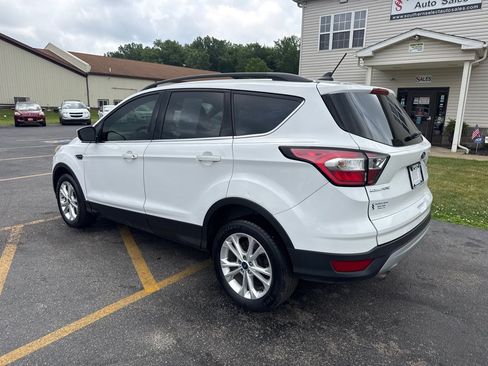 Used 2018 Ford Escape SE w/ Ford Safe & Smart Package AWD/4WD image 8