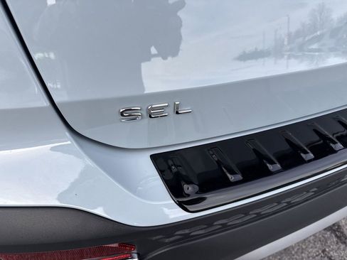 New 2026 Volkswagen Taos SEL image 7