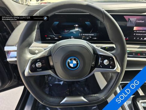 Used 2023 BMW i7 xDrive60 w/ Parking Assistance Package AWD/4WD image 18
