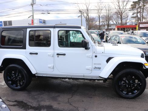 Used 2023 Jeep Wrangler Sahara image 6