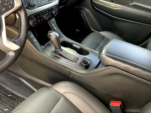 Used 2019 GMC Acadia SLT w/ Black Edition image 16