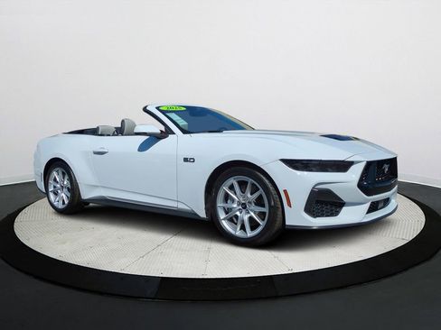 Used 2025 Ford Mustang GT Premium image 32