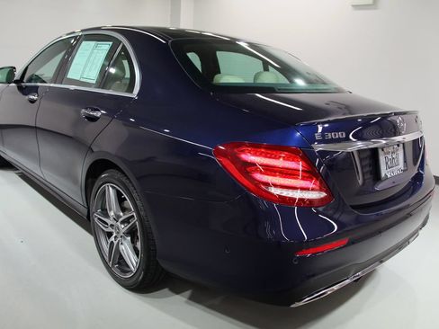 Certified 2019 Mercedes-Benz E 300 4MATIC image 16