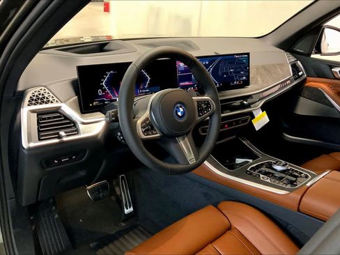New 2026 BMW X5 xDrive50e image 8