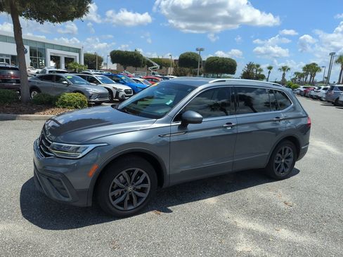 Used 2022 Volkswagen Tiguan SE FWD image 13