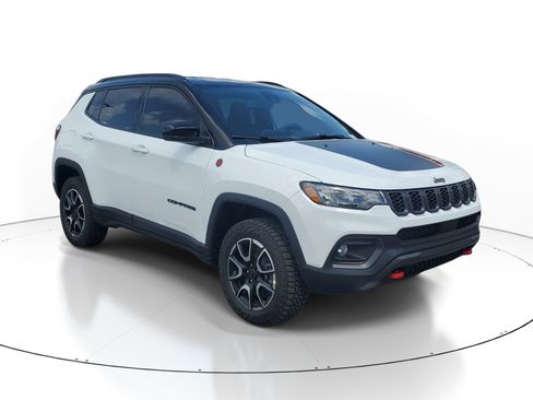 New 2026 Jeep Compass Trailhawk AWD/4WD image 2