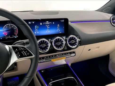 New 2026 Mercedes-Benz GLA 250 GLA 250 image 6