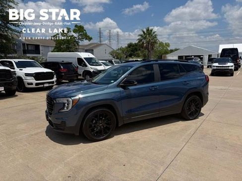 Used 2024 GMC Terrain SLE w/ Driver Convenience Package FWD image 1