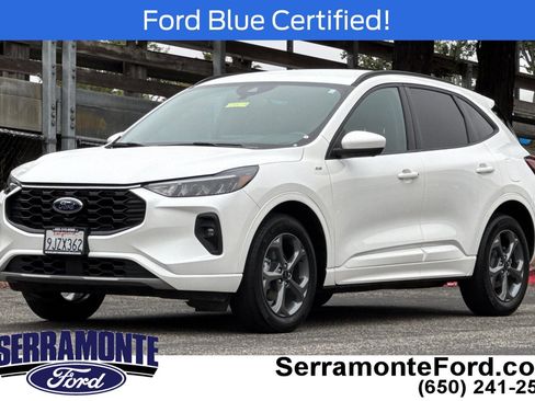 Certified 2023 Ford Escape ST-Line Select w/ Tech Pack #2 AWD/4WD image 9