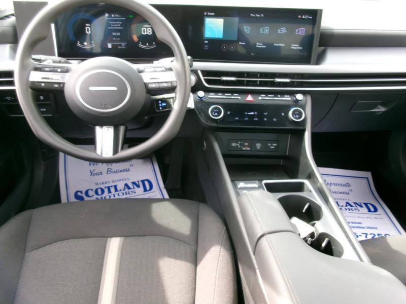 Used 2025 Hyundai Sonata SEL FWD image 11