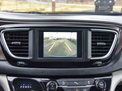 Certified 2019 Chrysler Pacifica Touring Plus image 17