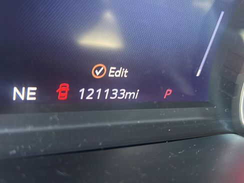 Used 2019 Chevrolet Silverado 1500 High Country w/ Technology Package AWD/4WD image 21