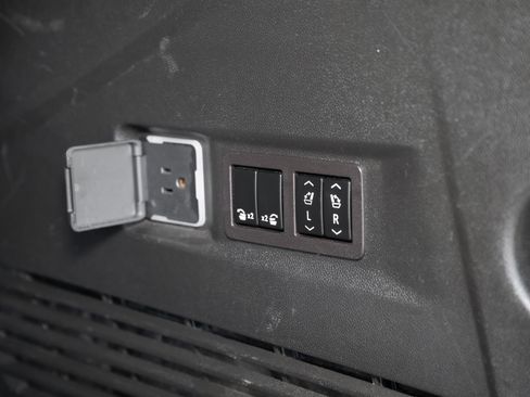 Used 2023 Chevrolet Tahoe Premier image 43