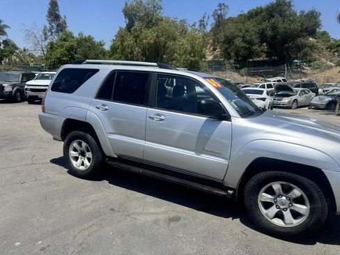 Used 2005 Toyota 4Runner SR5 RWD image 9