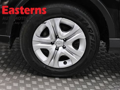 Used 2018 Toyota RAV4 LE w/ All Weather Liner Package FWD image 32