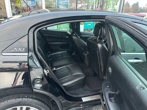 Used 2011 Chrysler 200 Limited image 12