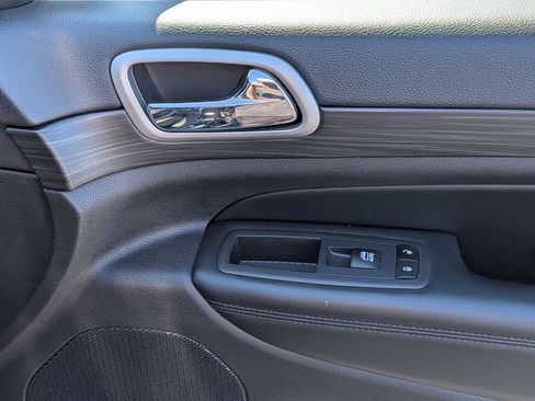 Certified 2022 Jeep Grand Cherokee Laredo E w/ Security & Convenience Group AWD/4WD image 34