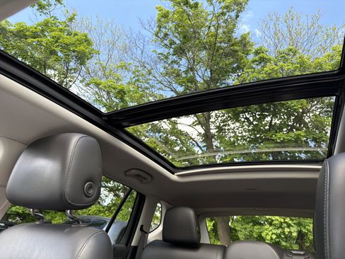 Used 2019 Buick Envision Essence AWD/4WD image 22