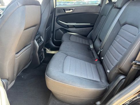 Used 2017 Ford Edge SE FWD image 17