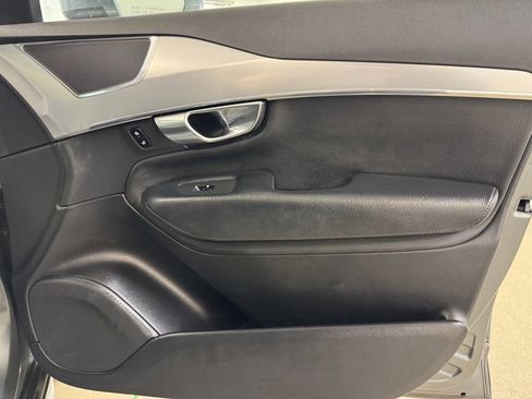 Used 2018 Volvo XC90 T5 Momentum w/ Convenience Package image 32