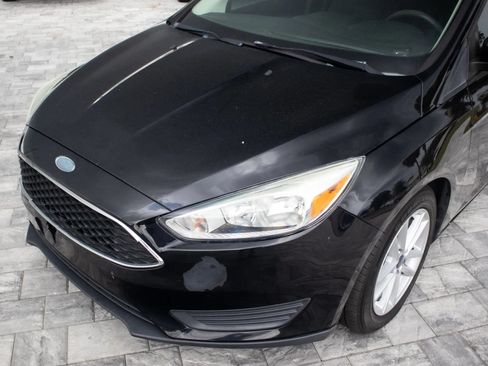 Used 2017 Ford Focus SE FWD image 10