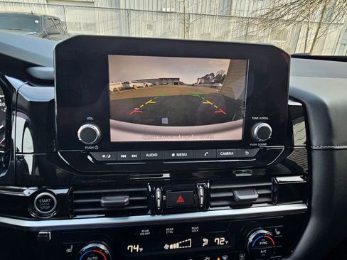 Used 2022 Nissan Pathfinder SV image 21