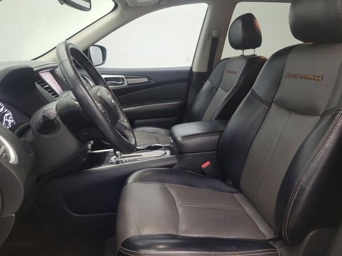 Used 2019 Nissan Pathfinder SL image 17