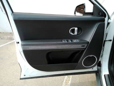 Used 2024 Hyundai Ioniq 5 Limited image 16