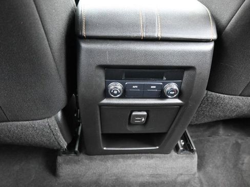 Used 2020 Chevrolet Traverse LT FWD image 38