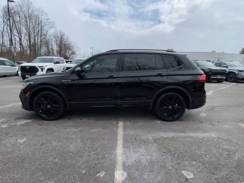 Used 2022 Volkswagen Tiguan SE R-Line image 5