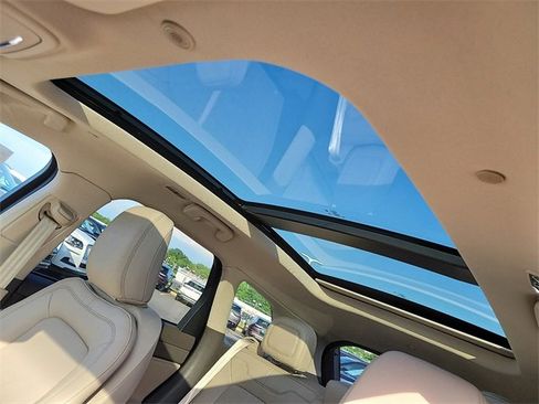 New 2024 Lincoln Corsair Grand Touring image 10