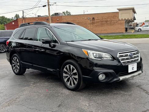 Used 2017 Subaru Outback 3.6R Limited AWD/4WD image 4