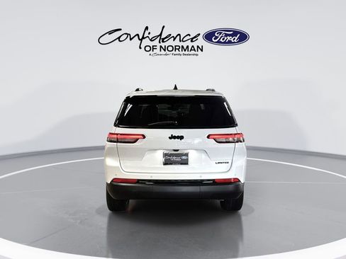 Used 2024 Jeep Grand Cherokee L Limited w/ Black Appearance Package image 7