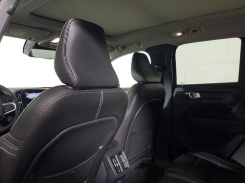 Used 2023 Volvo XC40 B5 Plus w/ Protection Package Premier AWD/4WD image 14
