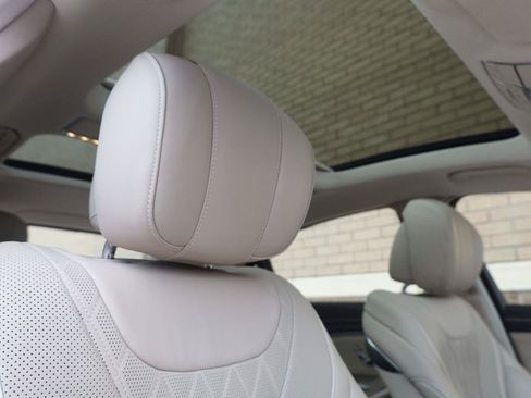 Used 2018 Mercedes-Benz S 560 Sedan image 33