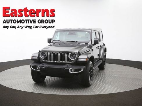 Used 2025 Jeep Wrangler Unlimited Sahara AWD/4WD image 53