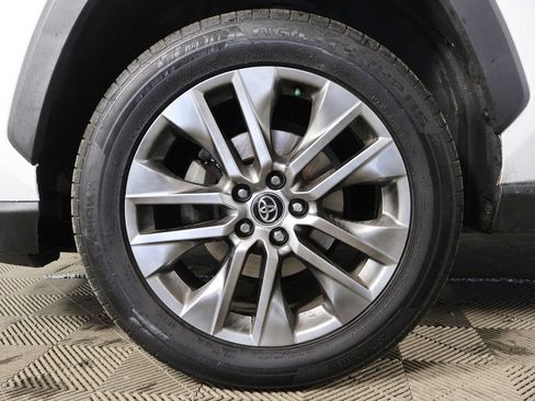 Used 2020 Toyota RAV4 XLE Premium FWD image 18