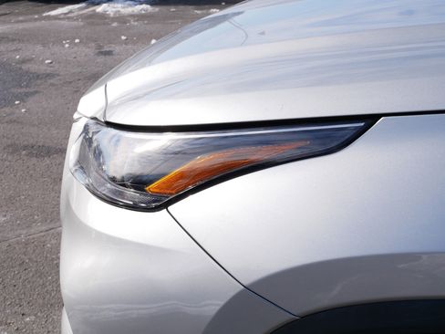 Certified 2022 Toyota Highlander LE image 16