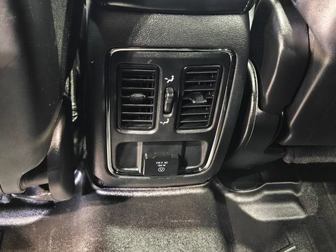 Used 2019 Jeep Grand Cherokee Altitude AWD/4WD image 26