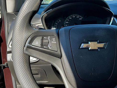 Used 2022 Chevrolet Trax LT image 15