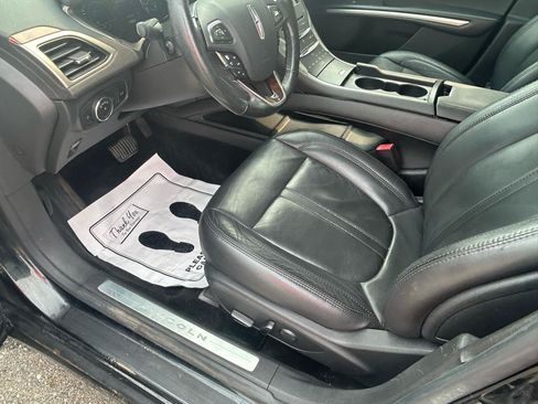 Used 2013 Lincoln MKZ FWD image 10