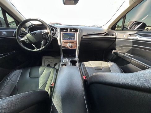 Used 2020 Ford Fusion Titanium image 11