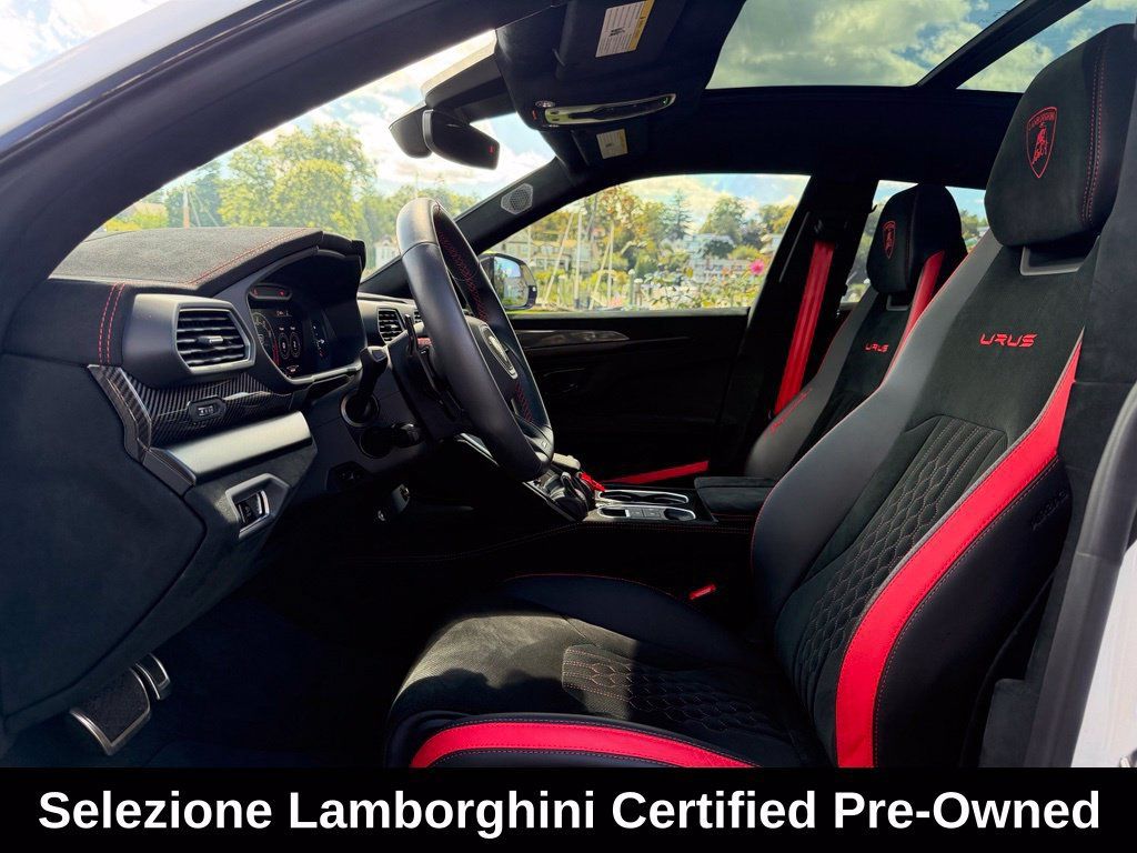 Used 2024 Lamborghini Urus Performante AWD/4WD image 22