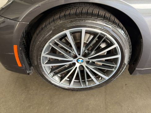 Used 2021 BMW 530i xDrive AWD/4WD image 10