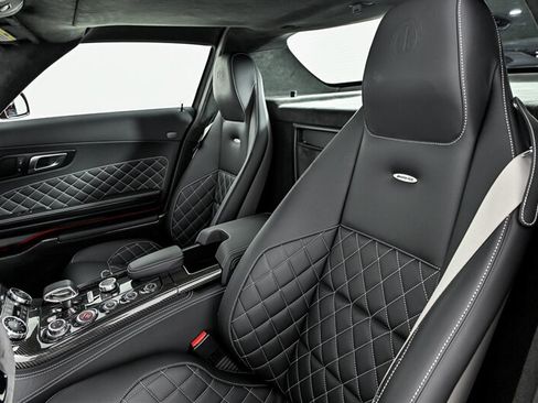 Used 2015 Mercedes-Benz SLS AMG GT Final Edition image 21
