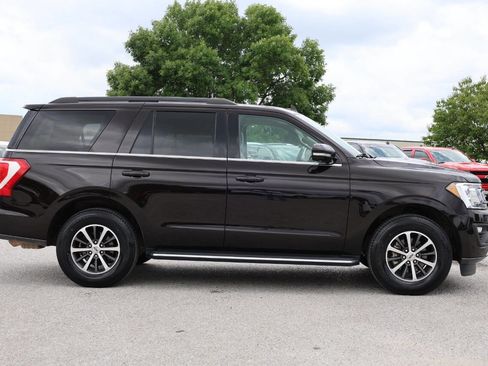 Used 2021 Ford Expedition XLT image 7