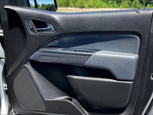 Used 2018 Chevrolet Colorado Z71 AWD/4WD image 29