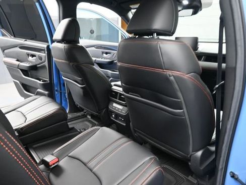 Used 2024 Honda Pilot TrailSport image 27