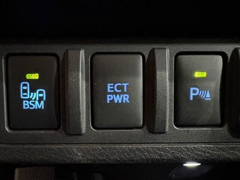 Used 2022 Toyota Tacoma TRD Off-Road w/ Technology Package image 12